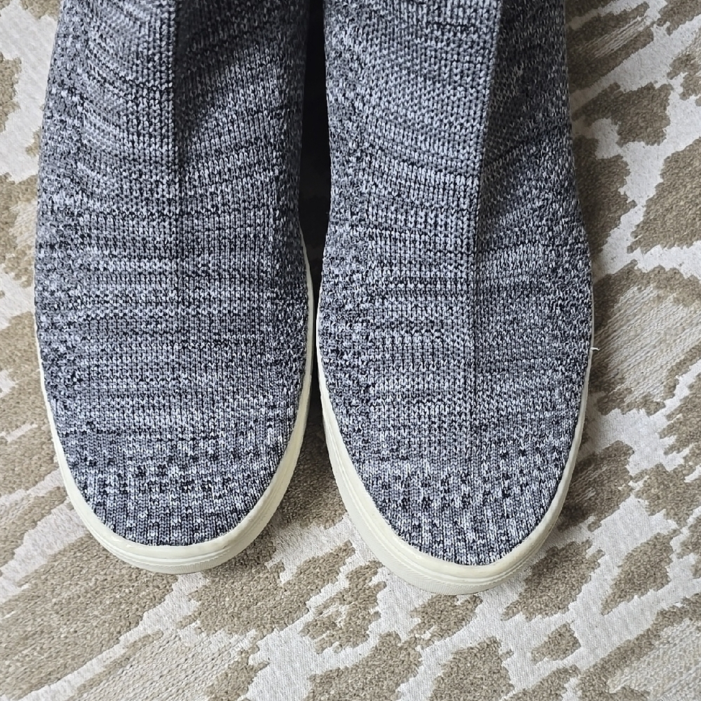 Brash Gray Knit Slip-On Sneakers with Textured Upper - Picture 9 of 13